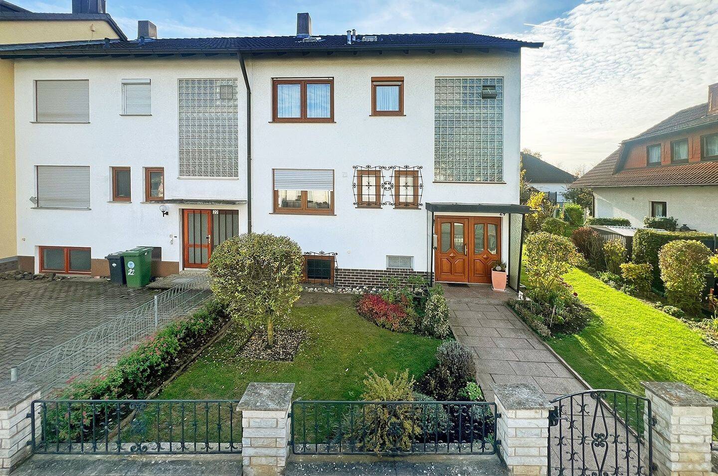 Charmantes, ruhig gelegenes und familienfreundliches Reihenendhaus mit idyllischem Garten und Garage – Bad Staffelstein – Vorschaubild 2