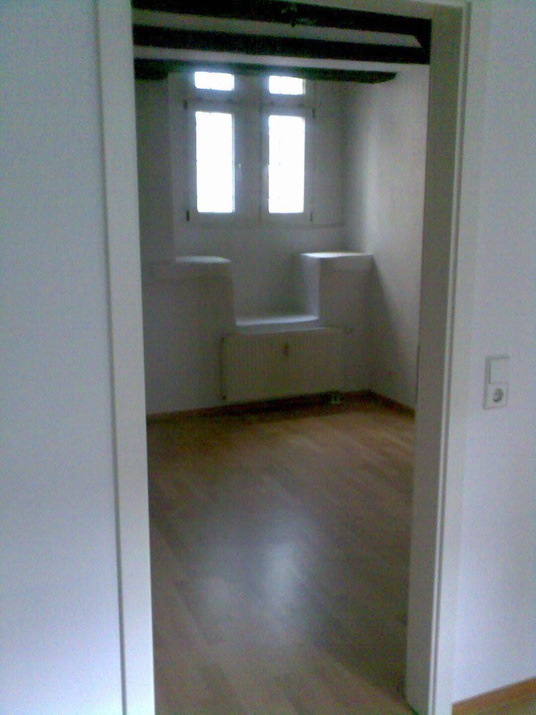 2-Zimmer-Wohnung, Konstanz-Niederburg mit großer Terrasse und PKW-Stellplatz – Konstanz – Vorschaubild 3