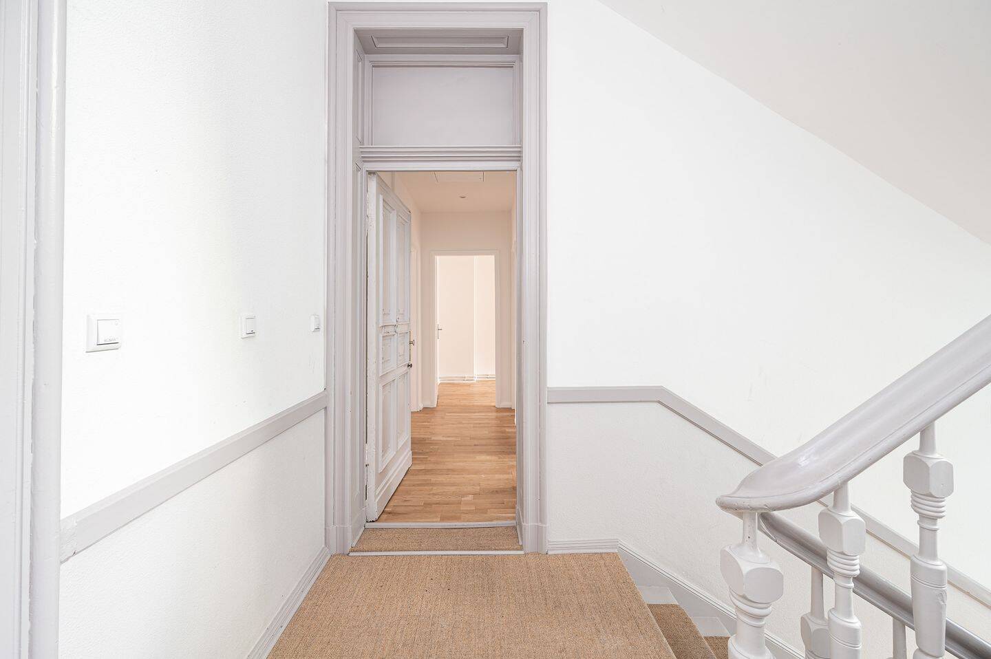 Charmante 2-Zimmer-Eigentumswohnung mit Balkon - Altbau nahe der Spree – Berlin – Vorschaubild 2