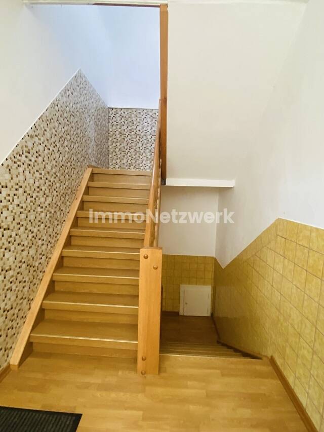 ***Großzügiges Vierfamilienhaus mit Potenzial - Kapitalanlage trifft Lebensqualität*** – Selb – Vorschaubild 5