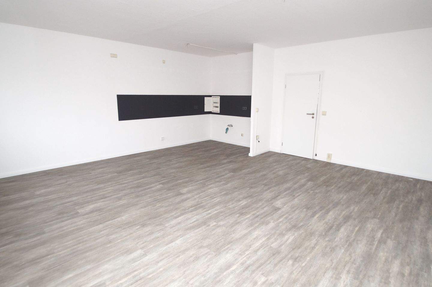3-Zimmer-Wohnung, Bad mit Badewanne, frisch saniert – Magdeburg – Vorschaubild 2