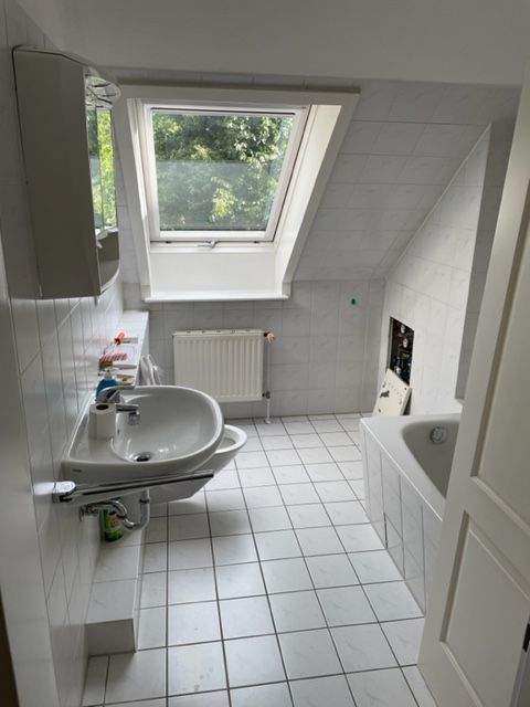 Dachgeschosswohnung in kleiner attraktiver Wohnanlage – Hamburg – Vorschaubild 4