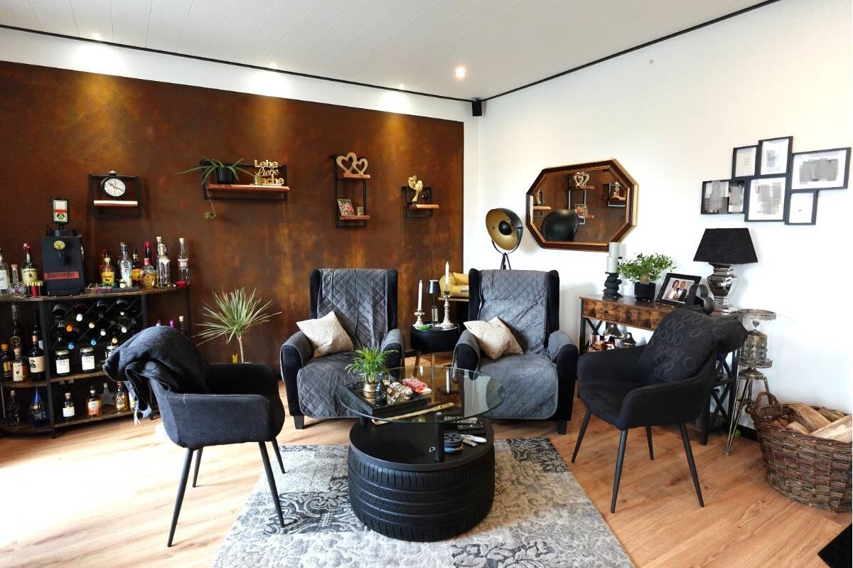 Moderne Wohlfühloase: Schöne Wohnung mit Terrasse und Sauna