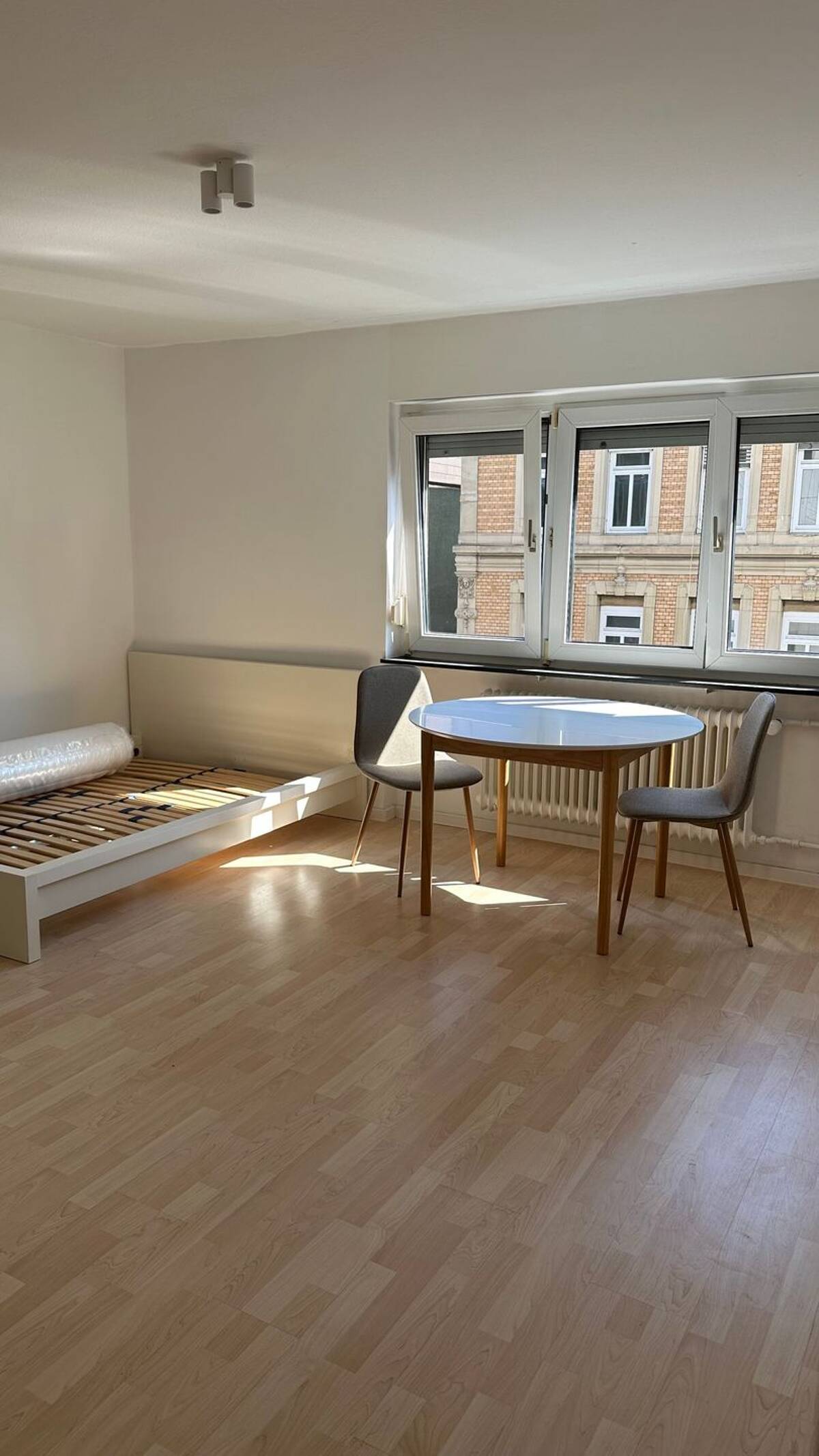 Gemütliche 1-Zimmer-Wohnung direkt an S-Bahn Schwabstraße, renoviert & möbliert mit Waschmaschine – 70197 Stuttgart – Bild 1 von 8