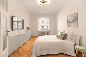 Charmante Stil-Altbauwohnung mit großem Balkon. Zeitlose Schönheit & echtes Wohngefühl. – 80797 München – Vorschaubild 9