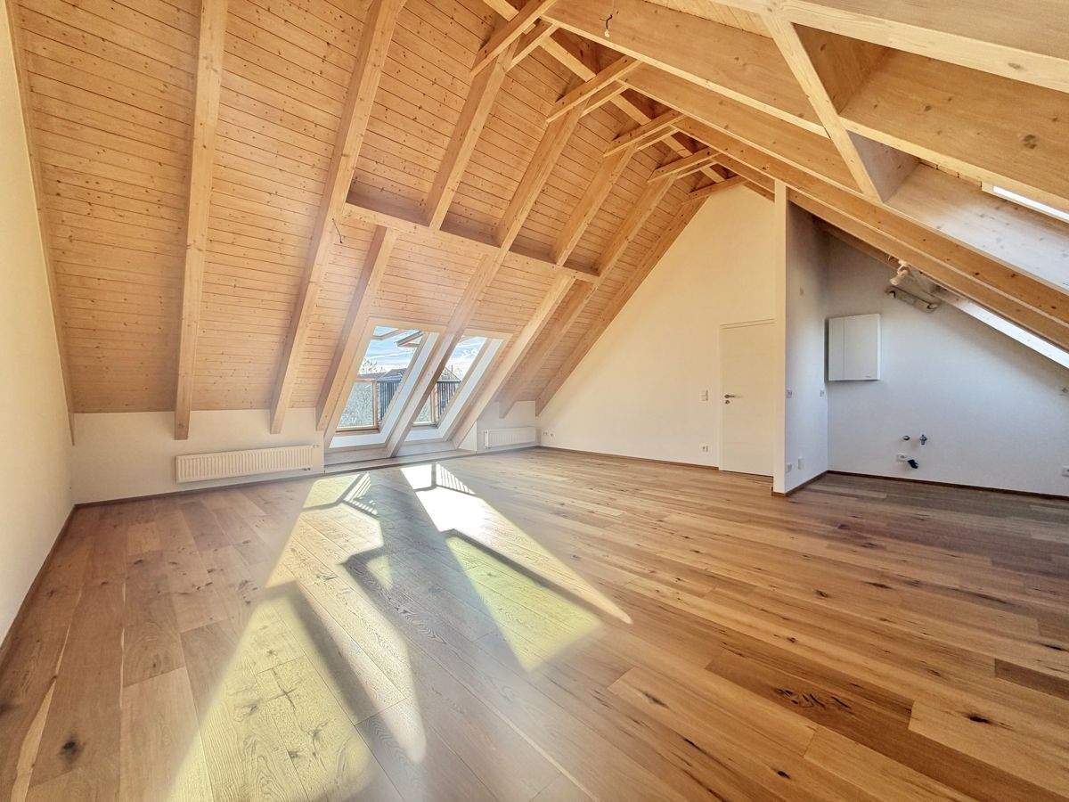 Raum, Licht, Leben - 3 Zimmer im Dachgeschoss