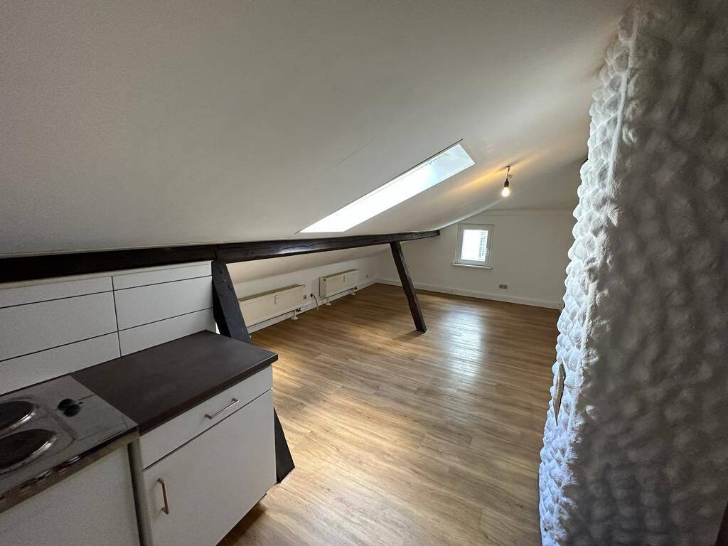 Charmantes Dachgeschoss-Apartment im Rückgebäude — Mitten in St. Johannis – Nürnberg – Vorschaubild 3