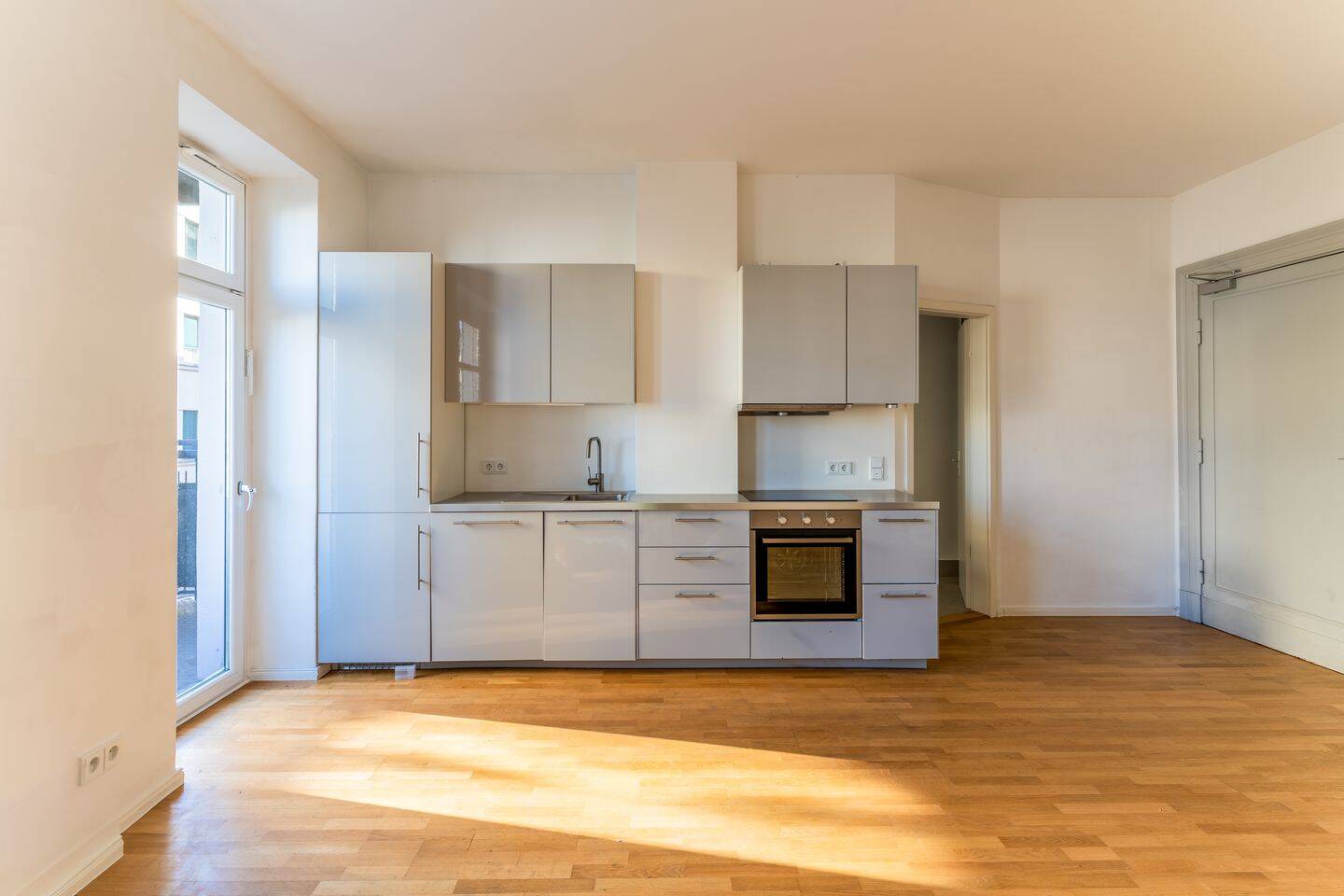 *sofort Bezugsfrei* Hochwertige 3 Zimmer Altbauwohnung I Einbauküche I Balkon – Leipzig – Vorschaubild 7