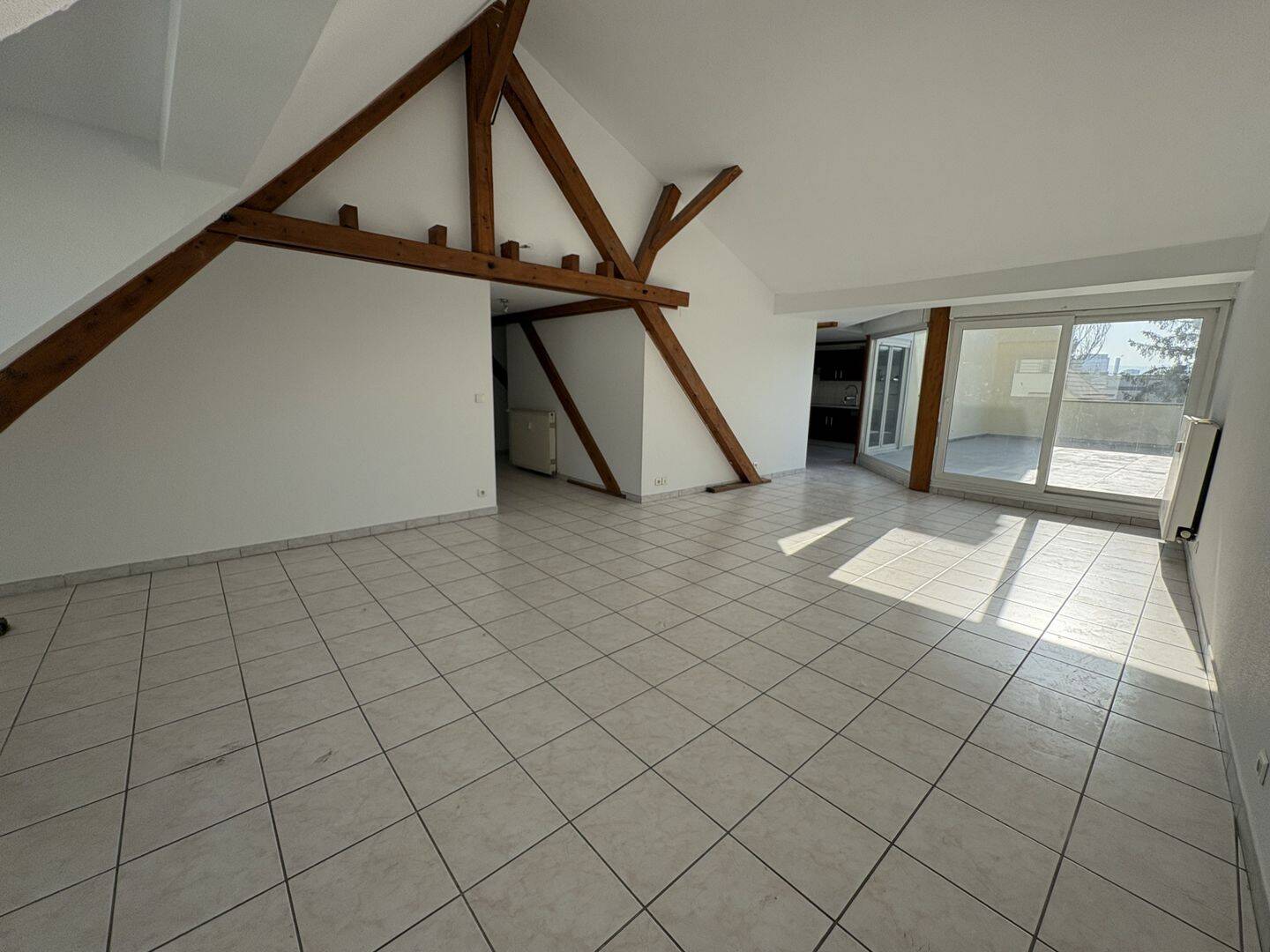 Appartement 5 pièces 113 m² · à Saint-Louis · 112,7 m² · 1 465 €/mois