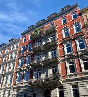 wunderschöne und freie 5 Zi.-Altbauwohnung in St. Georg mit 2 Balkonen (126 m²) zu verkaufen – 20099 Hamburg – Vorschaubild 2