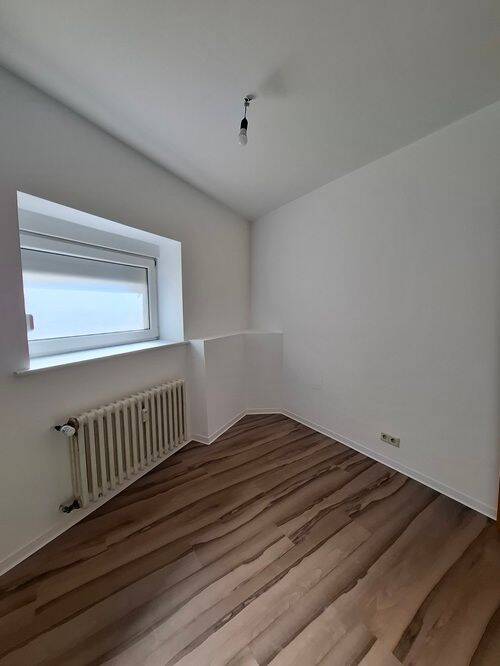 **2 Zimmer Altbauwohnung am Rande der Fußgängerzone! Ausschließlich für den Einpersonenhaushalt!** – Bonn – Vorschaubild 5