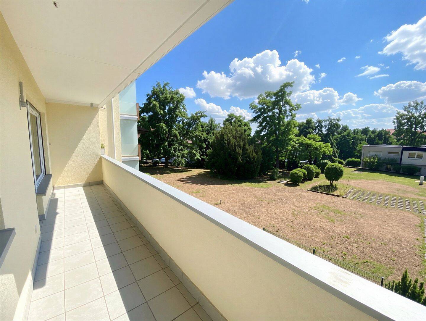 Toplage Schoppershof: Große 1-Zimmer-Wohnung mit separater Küche und tollem Südwest-Balkon – Nürnberg – Vorschaubild 3