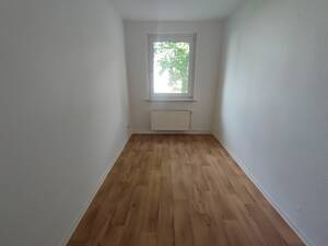 Wohnen im Erdgeschoss- mit Balkon und Tageslichtbad – 6217 Merseburg – Vorschaubild 3