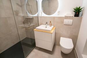 ***ERSTBEZUG NACH MODERNISIERUNG - STILVOLLE 3-ZI.-WOHNUNG MIT TAGESLICHTBAD IN DU-NEUDORF*** – 47057 Duisburg – Vorschaubild 2