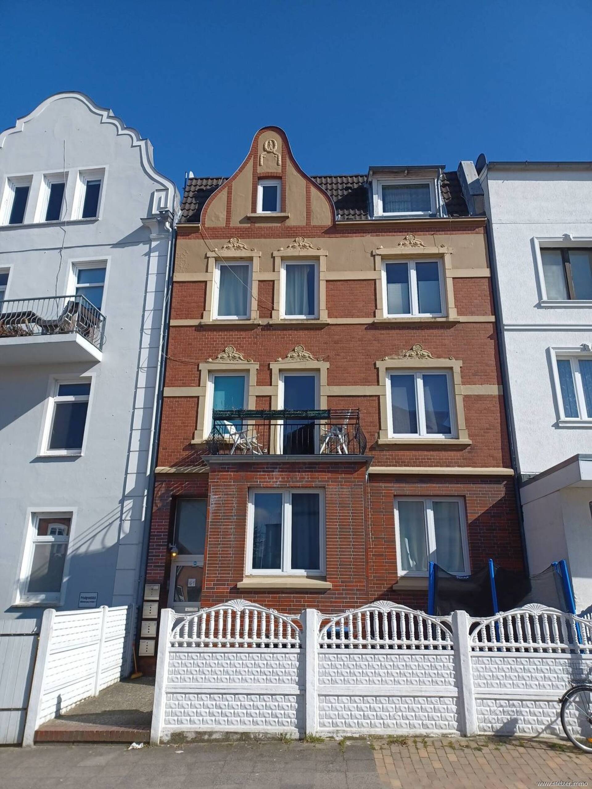 Mehrfamilienhaus in 23562 Lübeck mit 260 m² kaufen