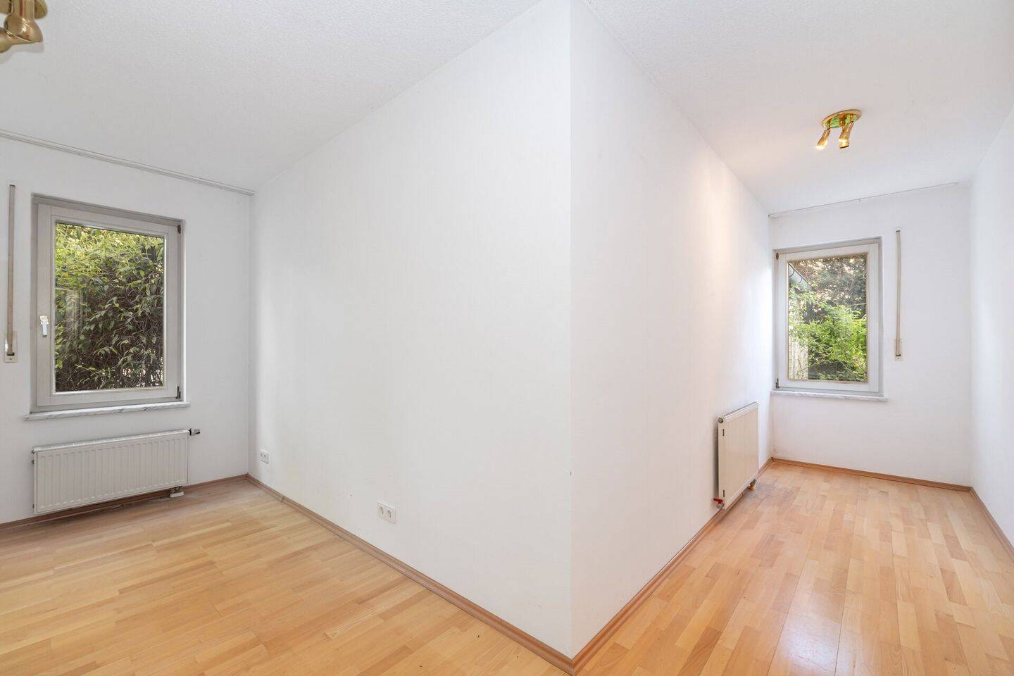 Helle 2,5-Zimmer-Erdgeschosswohnung mit großzügigem Garten – München – Vorschaubild 8