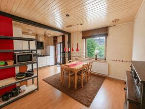 Großzügiges Reihenmittelhaus mit Garten und Potenzial zur individuellen Gestaltung – 28239 Bremen – Vorschaubild 3