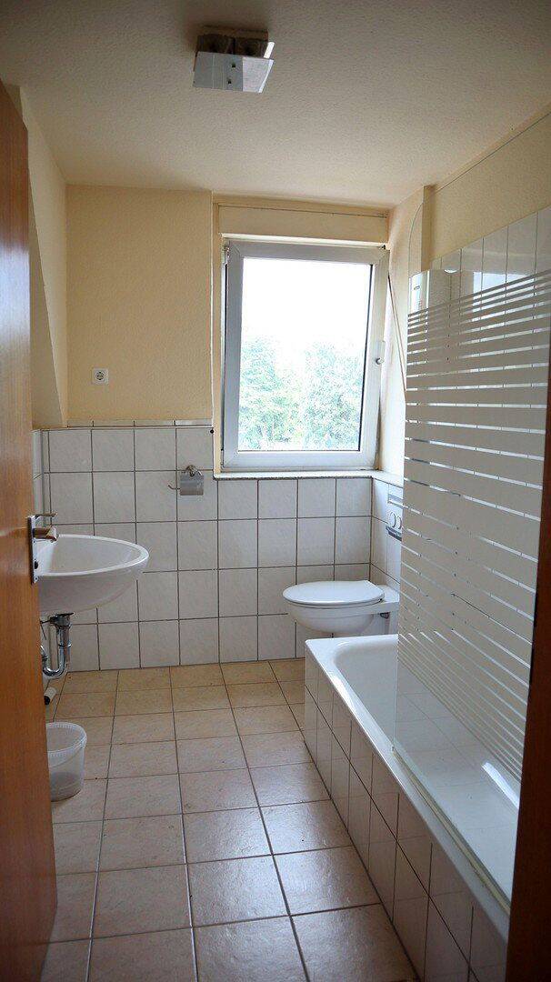FAMILIENFREUNDLICHES GENERATIONENHAUS MIT GROSSEM GARTEN ZUM GRUNDSTÜCKSPREIS – Düsseldorf – Vorschaubild 9