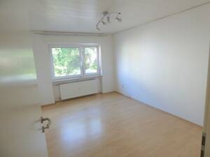 ** TOLLE WOHNUNG MIT GARTEN + GARAGE IN ABSOLUT ANGENEHMER WOHNLAGE ** – 63801 Kleinostheim – Vorschaubild 6