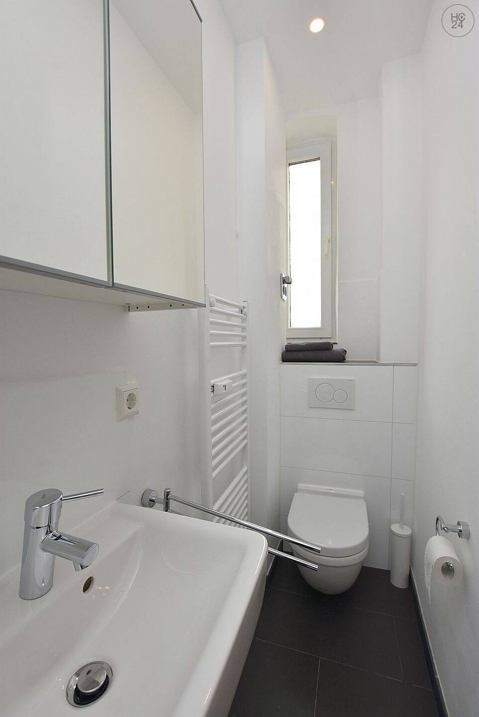 Schicke, modern möblierte Wohnung mit tollem Blick in Stuttgart Mitte – Stuttgart – Vorschaubild 4