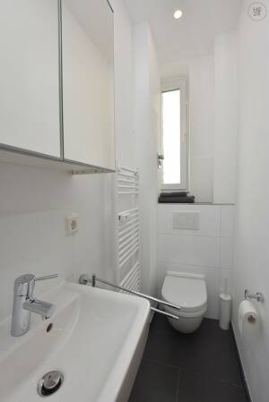 Schicke, modern möblierte Wohnung Klimaanlage und tollem Blick in Stuttgart Mitte – 70190 Stuttgart – Vorschaubild 4