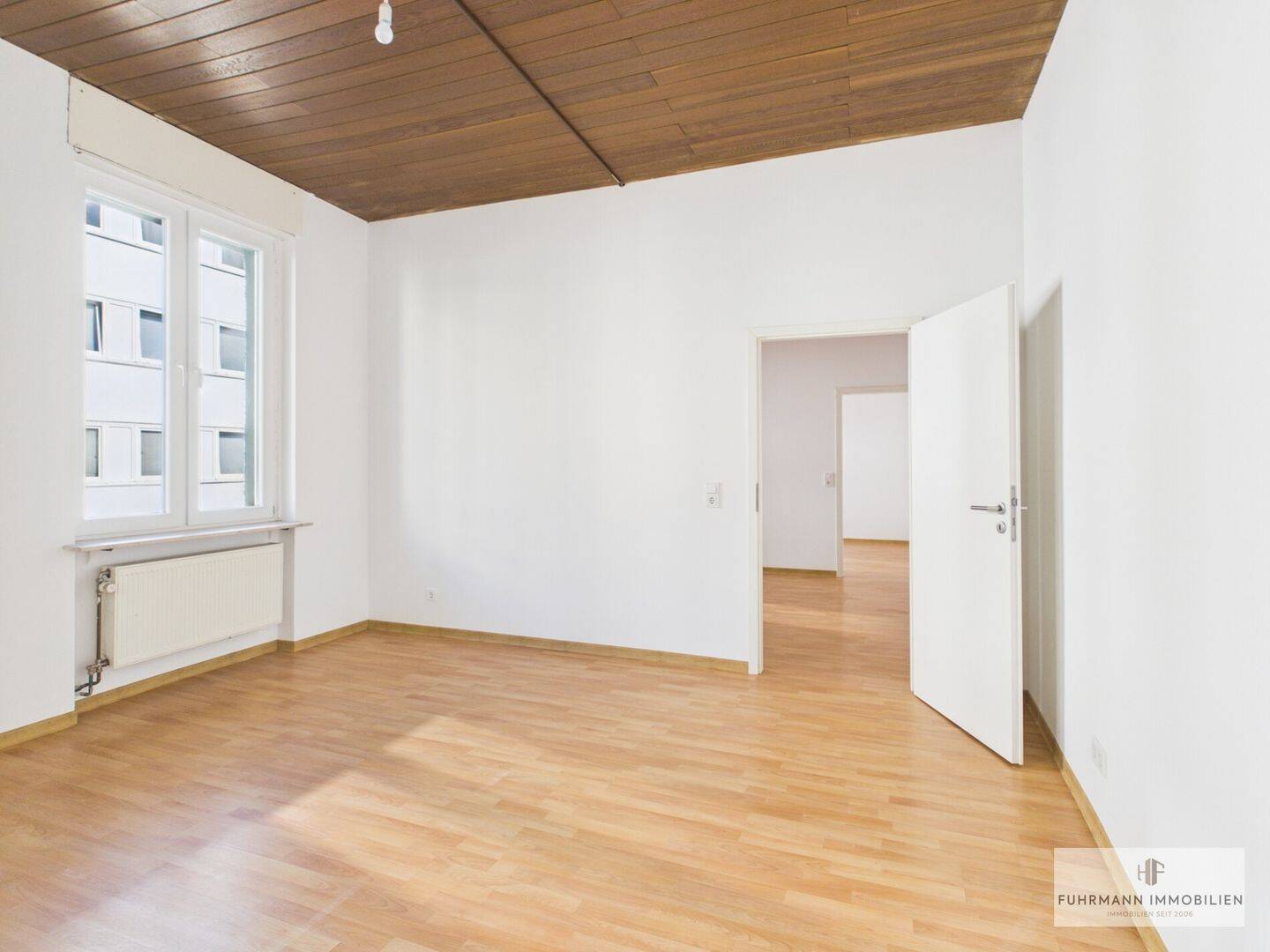 Lichtdurchflutete 4 ZKB Wohnung mit Loggia in gepflegtem Dreifamilienhaus in Saarbrücken-Malstatt – Saarbrücken – Vorschaubild 8