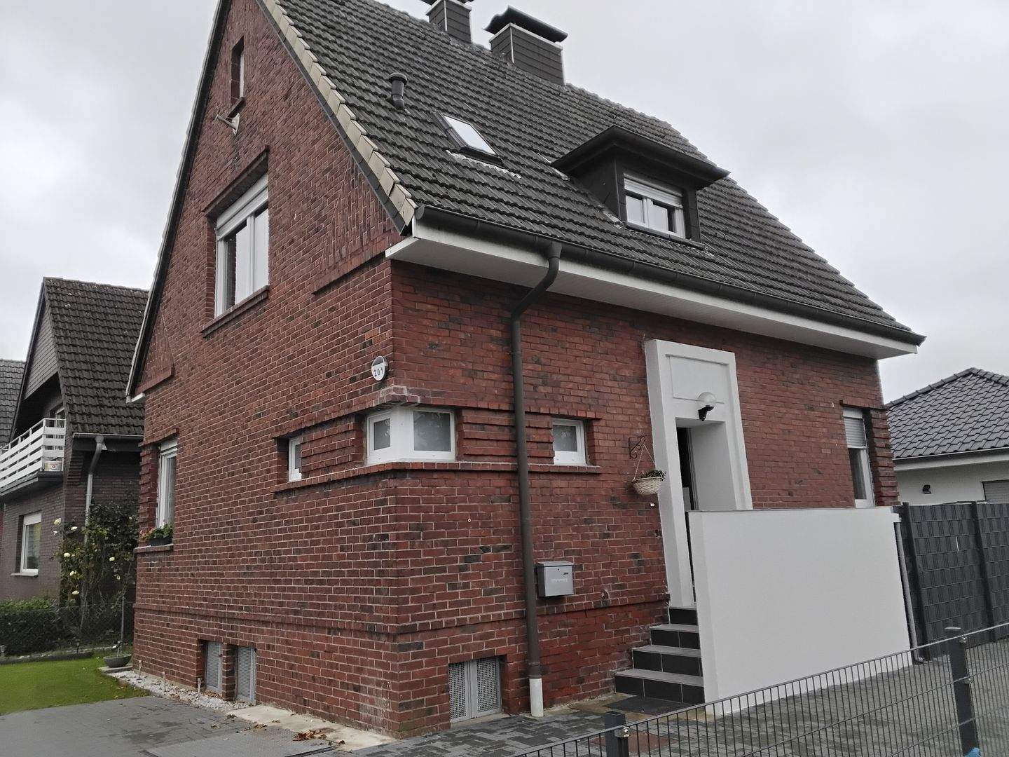***BÜSCHER IMMOBILIEN*** RESERVIERT!! Gemütliches, freistehendes Einfamilienhaus – stilvoll renoviert mit Vollkeller & kleinem Garten – Gronau – Vorschaubild 2