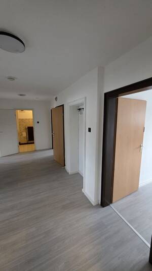 Helle Wohnung in zentraler Lage von Siegen – WG geeignet und für Familie mit 2 Kindern – 57072 Siegen – Vorschaubild 7