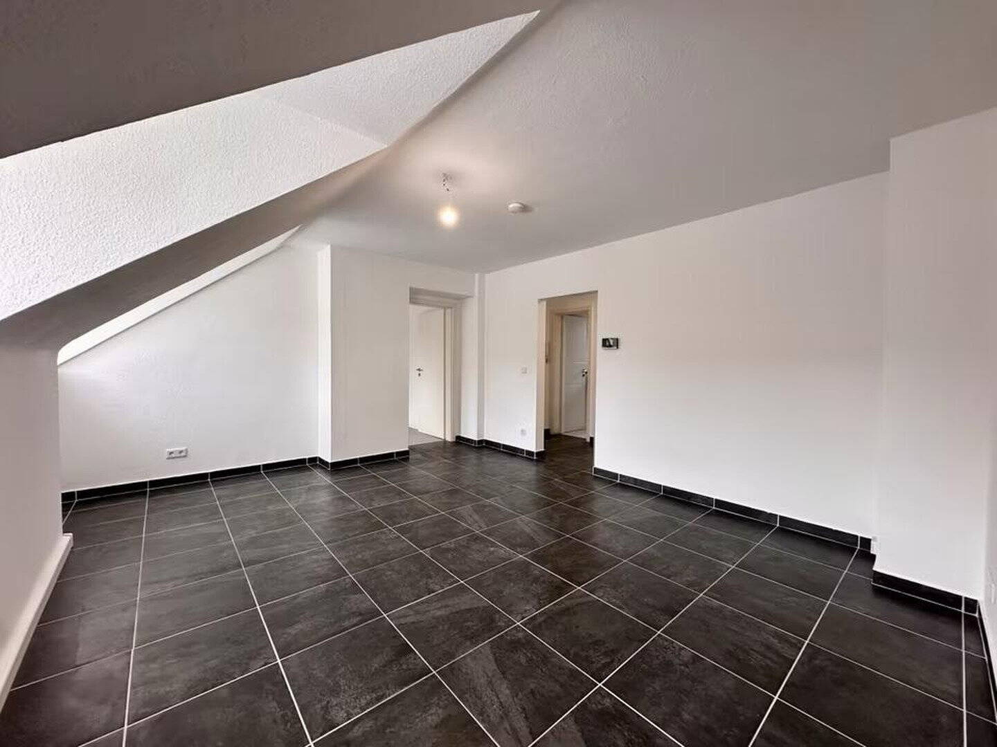 Großzügige 4-Zimmer-Dachgeschoss-Wohnung | WE08B