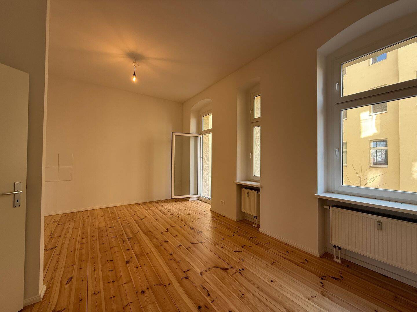 Bezugsfreie, charmante 2-Zimmer-Altbauwohnung mit Balkon, fußläufig vom Weißensee entfernt! – Berlin – Vorschaubild 5
