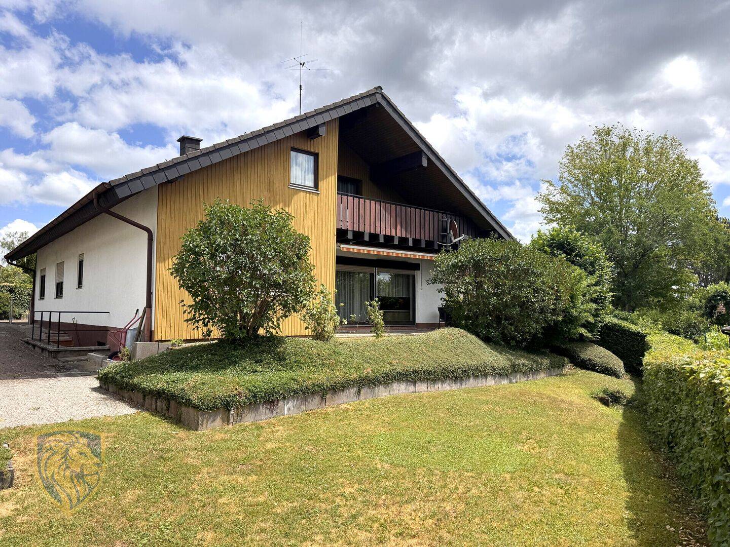 Solides Wohnhaus mit großem Grundstück in ruhiger und bevorzugter Lage von Villingen-Schwenningen - Ortsteil Pfaffenweiler