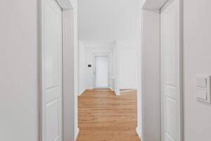 Fertiggestellter KFW 55 Neubau mit Townhouse Feeling - 3 Zimmer zum Erstbezug mit moderner Ausstattung, Energieklasse A+ und kleinem Grundstück – 22043 Hamburg – Vorschaubild 3