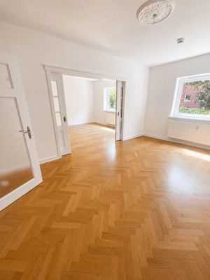 im Herzen Hamburgs- Altbaujuwel mit Seltenheitswert – 22761 Hamburg – Vorschaubild 2