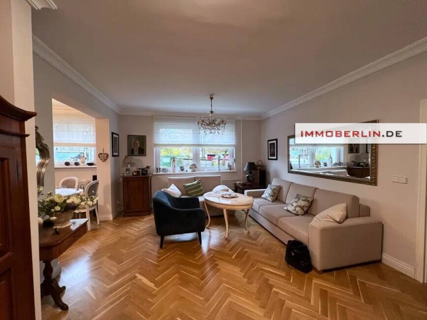 IMMOBERLIN.DE - Liebenswürdige Wohnung mit Südbalkon & Pkw-Stellplatz nah der Havel