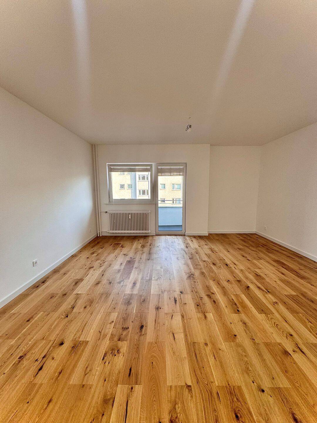 Elegante 1,5-Zimmer-Residenz nach Kernsanierung mit Balkon und Lift im begehrten Wedding – Berlin – Vorschaubild 2