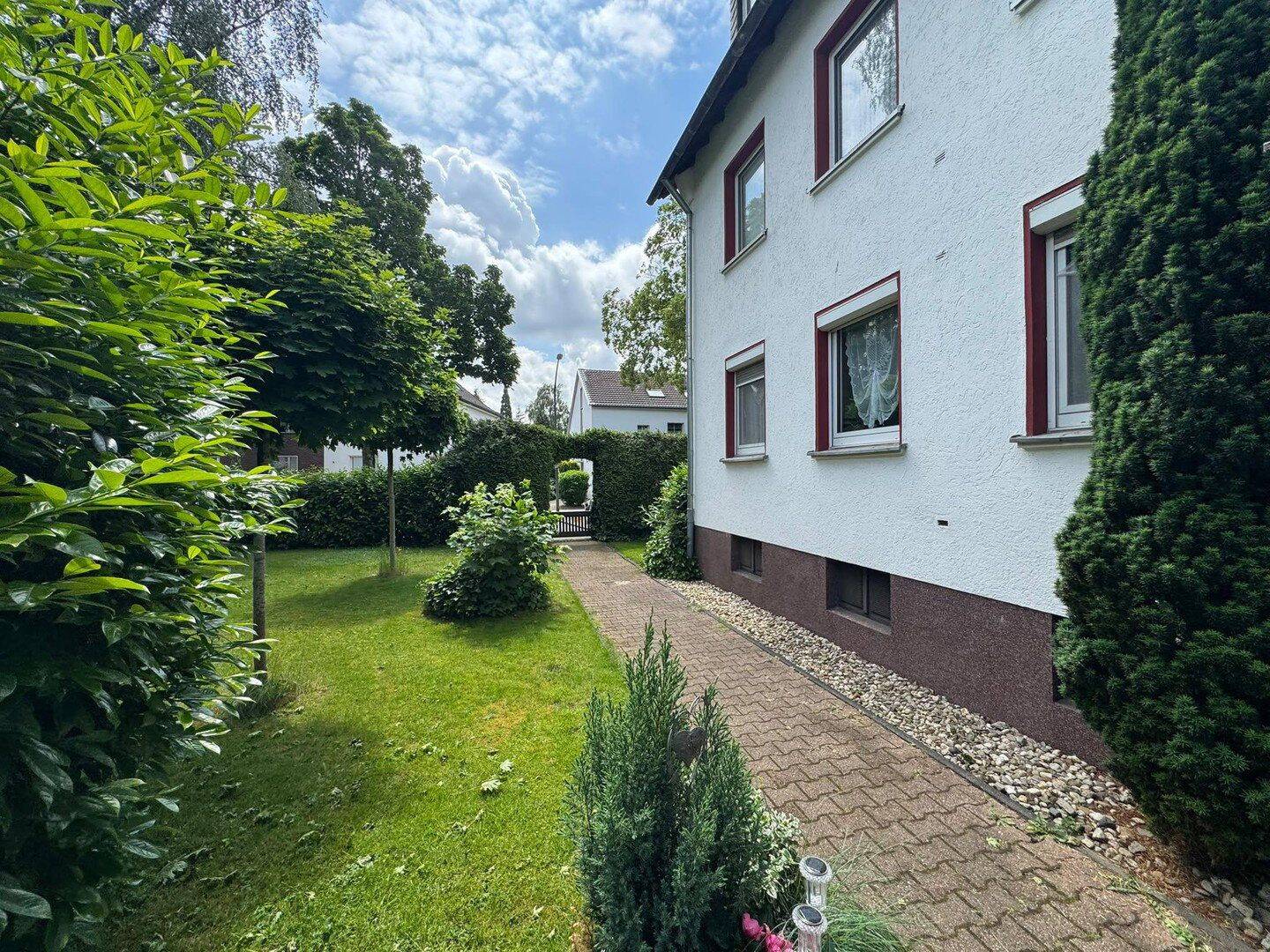 Attraktive und frisch renovierte 3-Zimmer-Wohnung in gepflegtem Mehrfamilienhaus – Bottrop – Vorschaubild 3