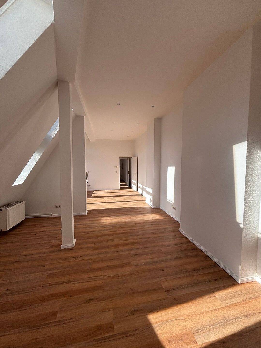 Herrliches, lichtdurchflutetes Dachgeschoss-Loft im legendären Rixdorf in Berlin-Neukölln! – Berlin – Vorschaubild 5