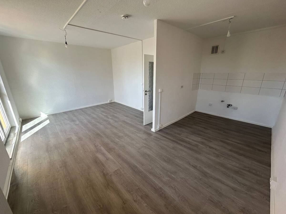 Schnell sein! Helle 3-Zimmer-Wohnung in ruhiger Lage! – 39116 Magdeburg – Bild 1 von 9