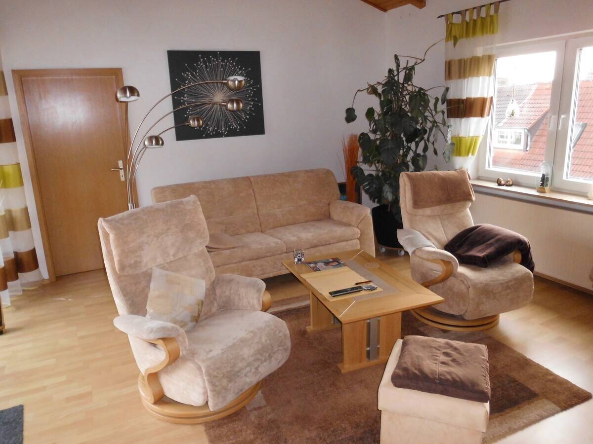 Geräumige,helle Wohnung mit 2 Balkonen und Keller – Kassel – Vorschaubild 3