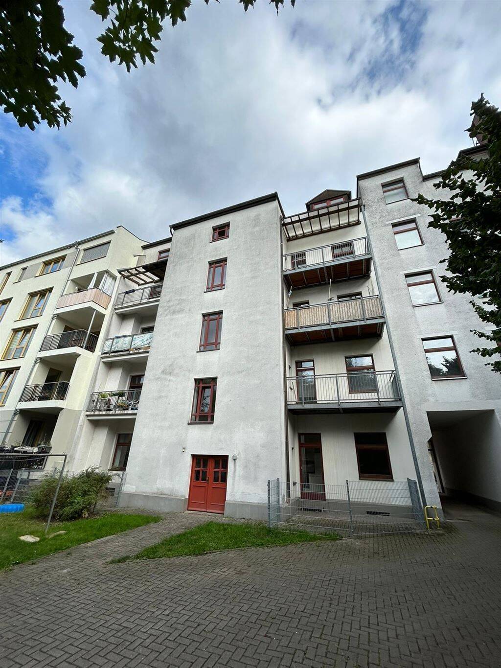 Großzügige 3-Zimmer mit Einbauküche, Balkon, Wannenbad und Laminat in zentraler Lage! SP mgl. – Chemnitz – Vorschaubild 5