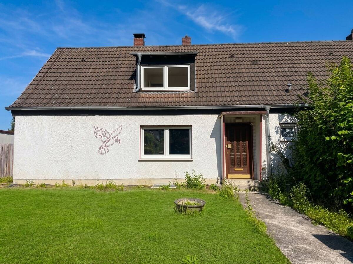 Handwerker und Projektentwickler aufgepasst: Einfamilienhaus in Dortmund-Kirchderne mit tollen Entwicklungsmöglichkeiten und bereits vorhandenem Ausba – 44329 Dortmund – Bild 1 von 5