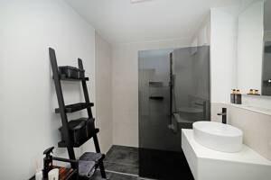 Moderne 2-Zimmer-Wohnung mit lichtdurchflutetem Ambiente, großzügigem Balkon – 81241 München – Vorschaubild 8