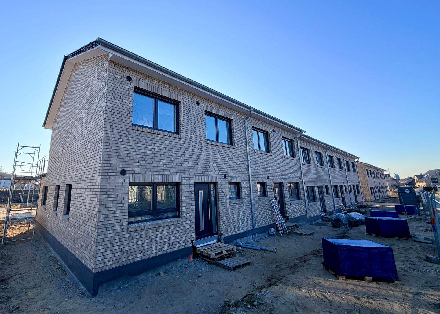 Noch ein Reihenmittelhaus zu verkaufen - Exklusiver Neubau - KfW40-QNG - Reihenhaus in Verden / Scharnhorst – Verden (Aller) – Vorschaubild 2