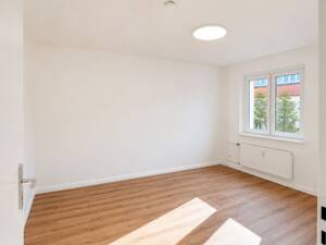 Frisch renovierte 2-Zimmer-Wohnung mit Loggia und Grünblick - bezugsfrei in Reinickendorf – 13403 Berlin – Vorschaubild 4