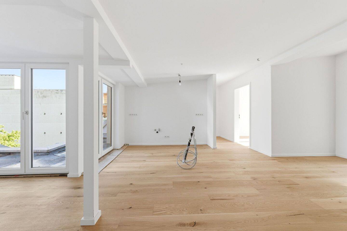 Erstbezug von klimatisierter 4-Zimmer-Dachgeschosswohnung mit Ost- und Westterrasse in Kiezlage – Berlin – Vorschaubild 7