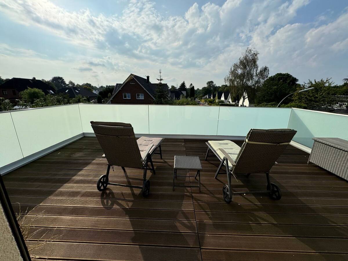 Ihr neues Familienglück: Viel Platz im großen Garten, mit traumhafter Dachterrasse in ruhiger Wohnlage – 22147 Hamburg – Bild 1 von 9