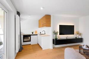 Provisionsfrei & Kernsaniert vom Architekten - 2 Zimmer, Loggia und EBK