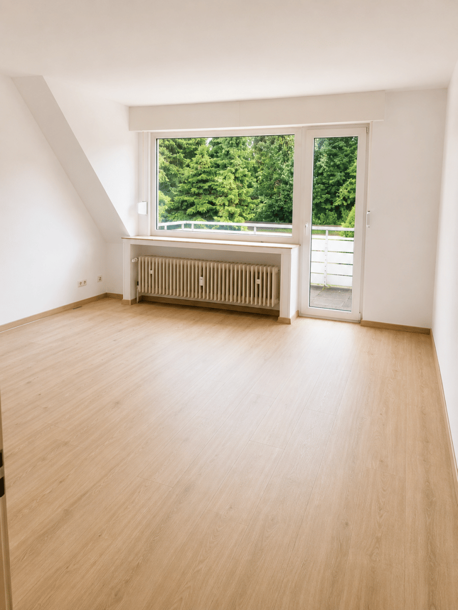 Renoviert, bezugsfertig und mit Blick ins Grüne – Oberhausen – Vorschaubild 4