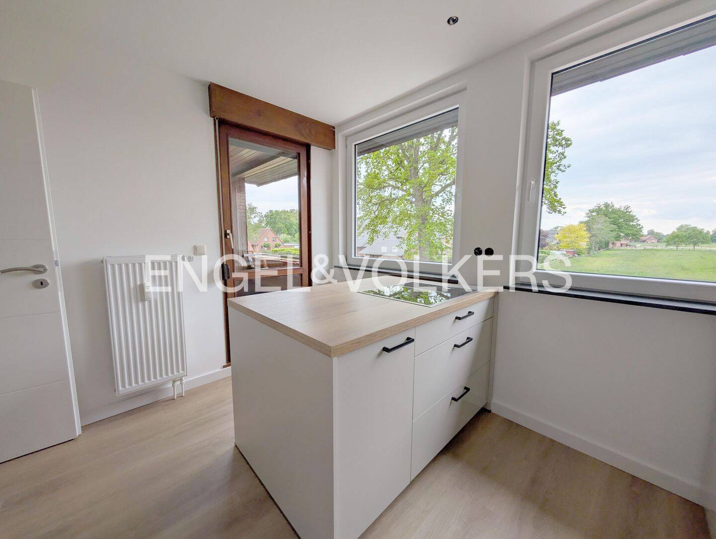 Großzügige 4-Zimmer-Dachgeschosswohnung mit Loggia und Blick ins Grüne – Riede – Vorschaubild 9