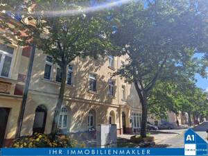 vermietete 3-Raum-Dachgeschoss-Wohnung im historischen Mehrfamilienhaus in Halle (Saale)